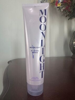 Ariana Grande Moonlight Shower Gel